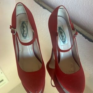 Italina- Soft velvet Red heels